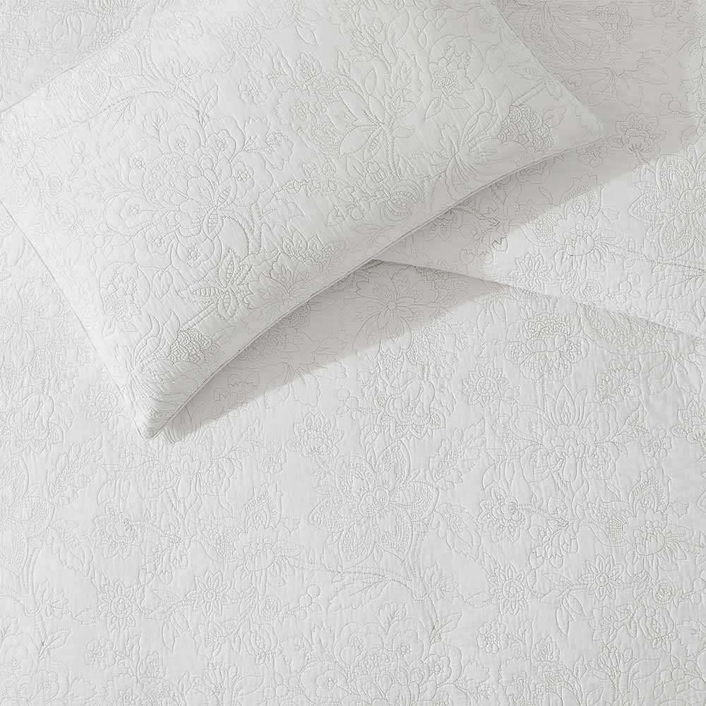 Laura Ashley Trailing Laurissa Quilt Cover Set at MyHouse
