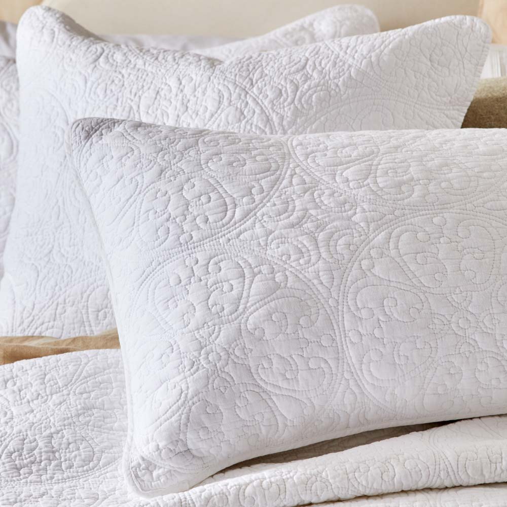 Moira Coverlet Set