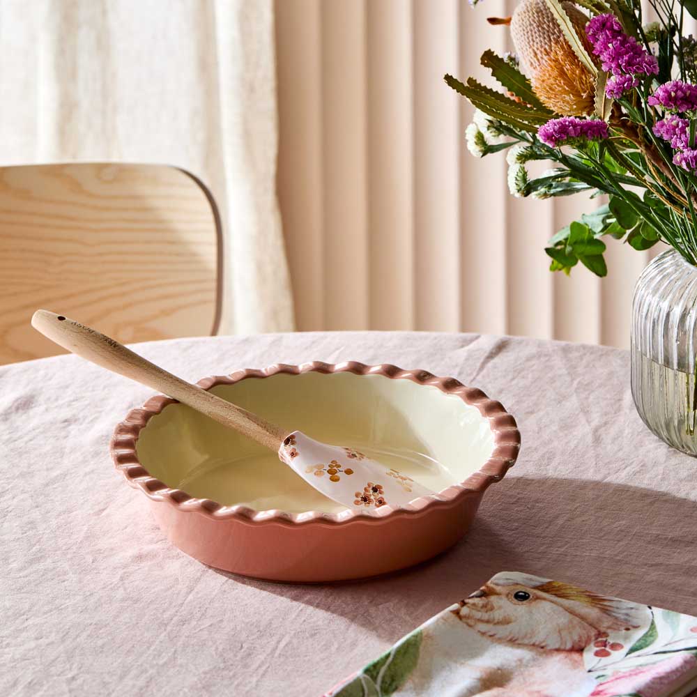Alex Liddy Posy Pie Dish 27cm Brown at MyHouse
