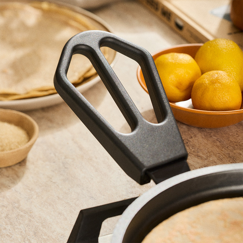 Bessemer Non Stick Crepe Pan 28cm Black