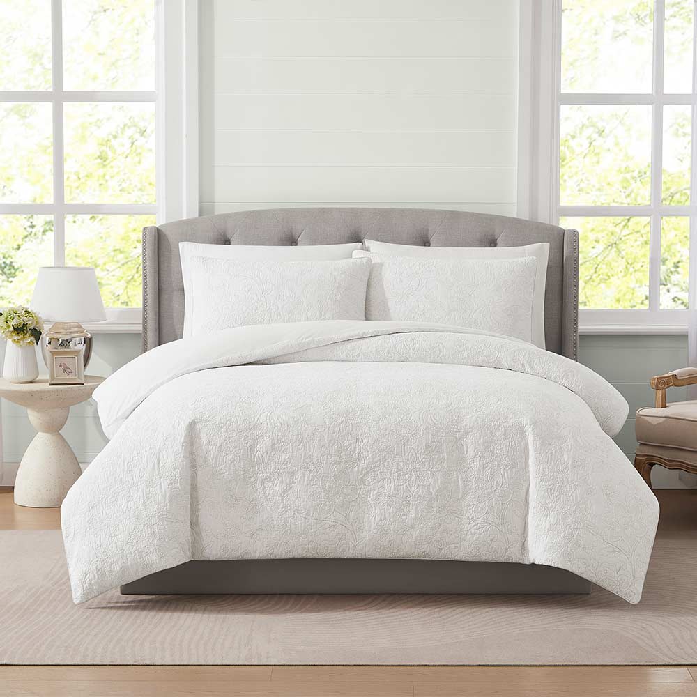 Laura Ashley Trailing Laurissa Quilt Cover Set at MyHouse