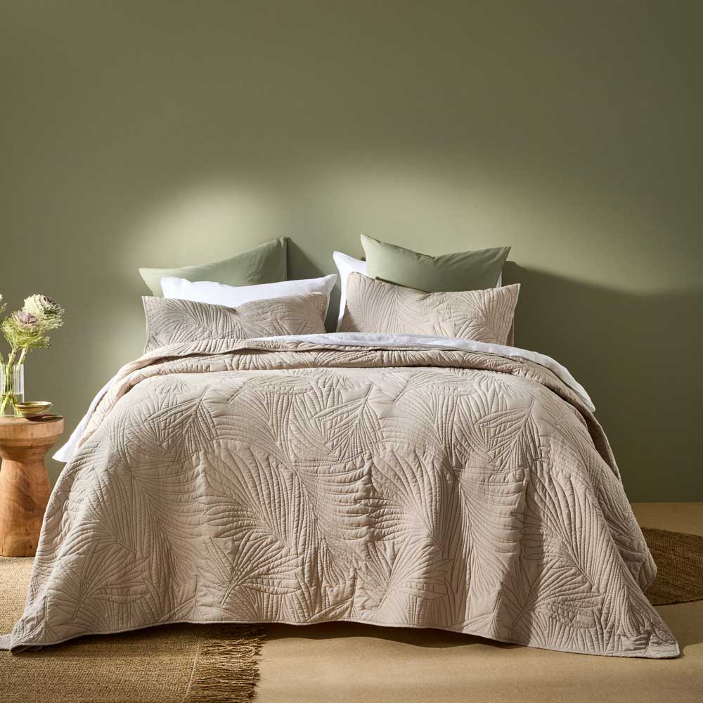 Adorn Living Fern Coverlet Set Queen/King