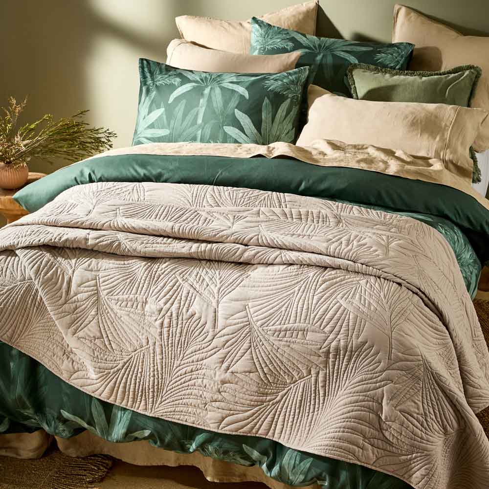 Adorn Living Fern Coverlet Set Queen/King