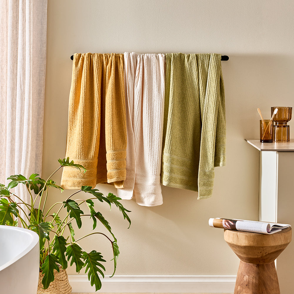 Adorn Living Set Of 4 Essential Bath Towels