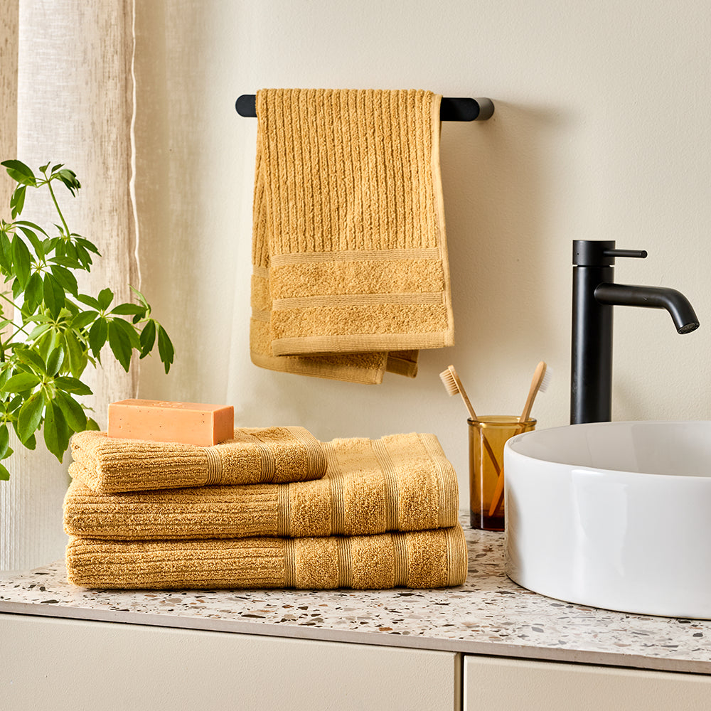 Adorn Living Set Of 4 Essential Bath Towels