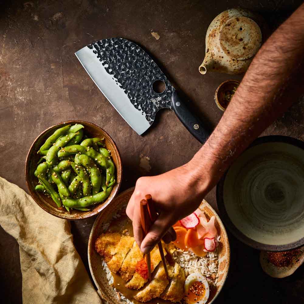 Man eating katsu chicken - Baccarat KUROI KIBA Moon Knife 17.5cm at MyHouse