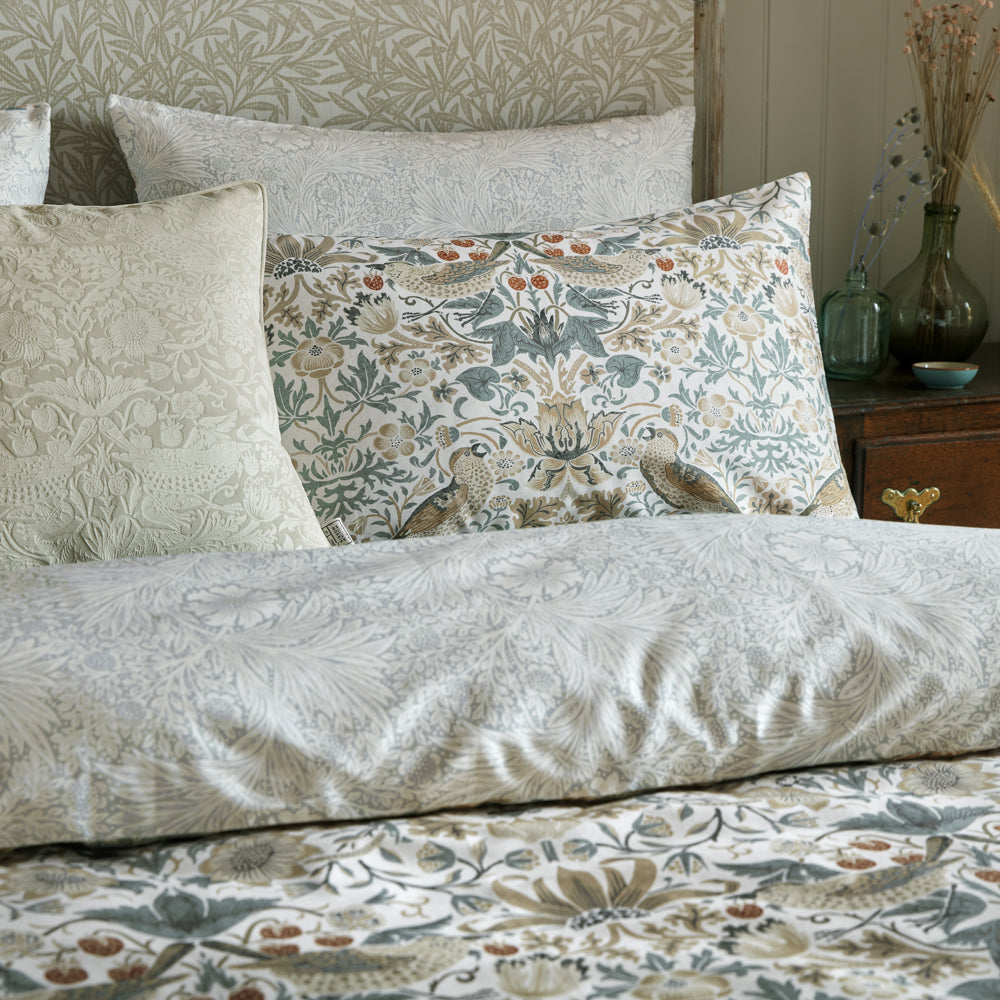 William Morris At Home Strawberry Thief Quilt Cover Set